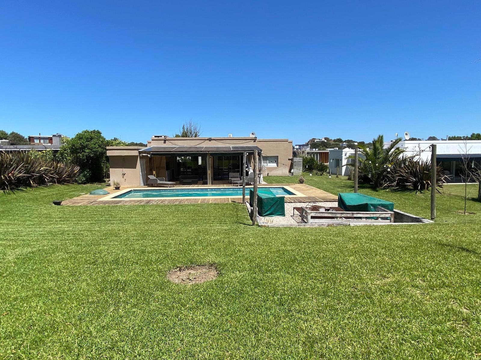 00ab085755b4cd6cb78b3ddb0cbc55b9