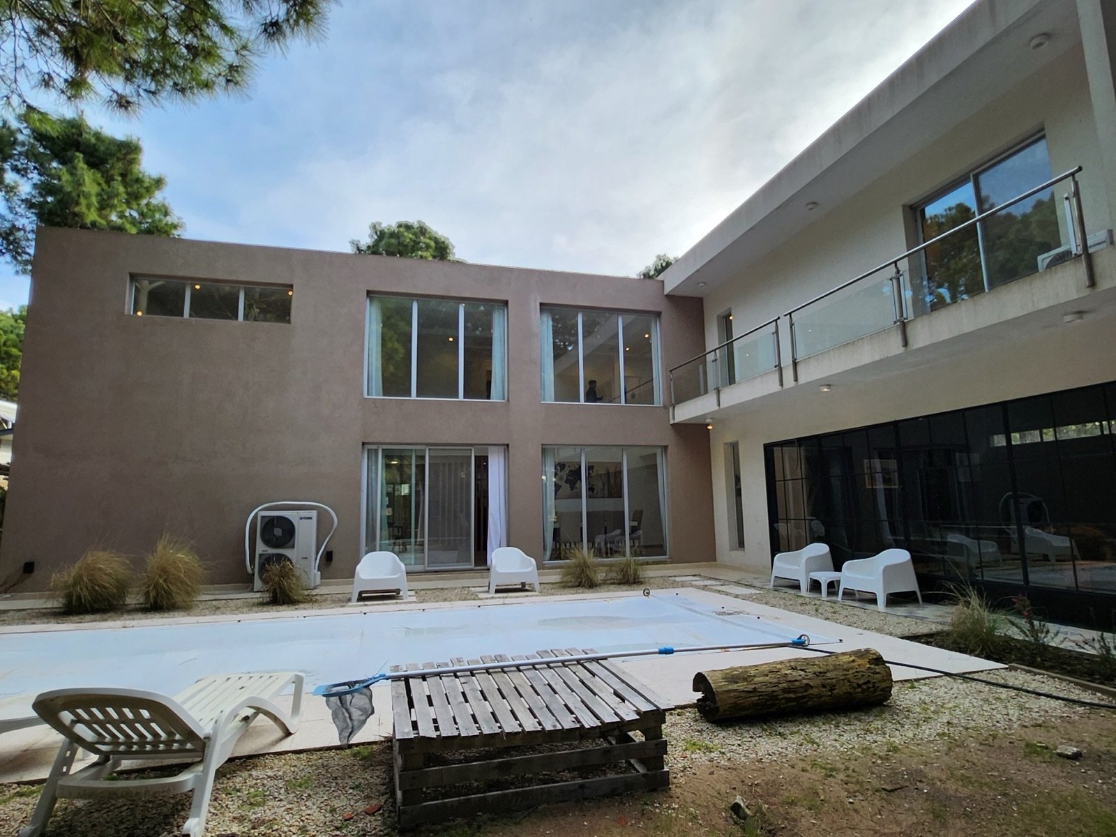 0455c9a953cc60183f624ee6f3cc83c2