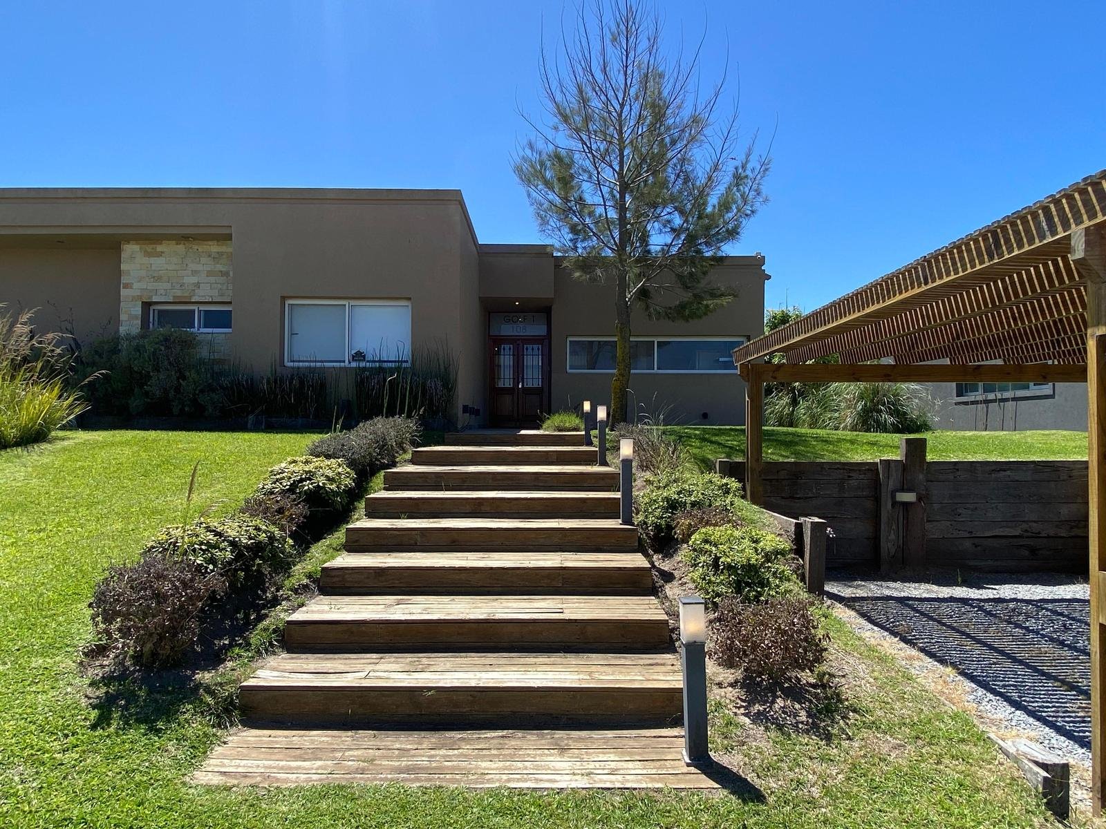 0807e0883a07b18157102b12af318857