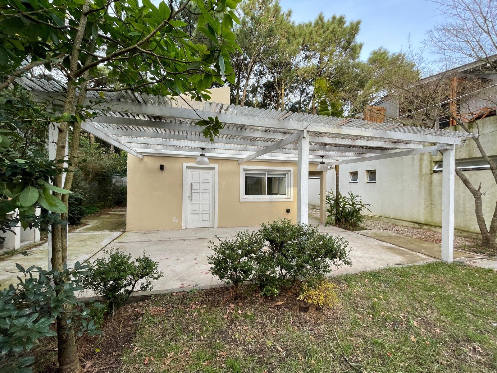 0e2a2c8e77a656960a4d8cfa95cf9e33