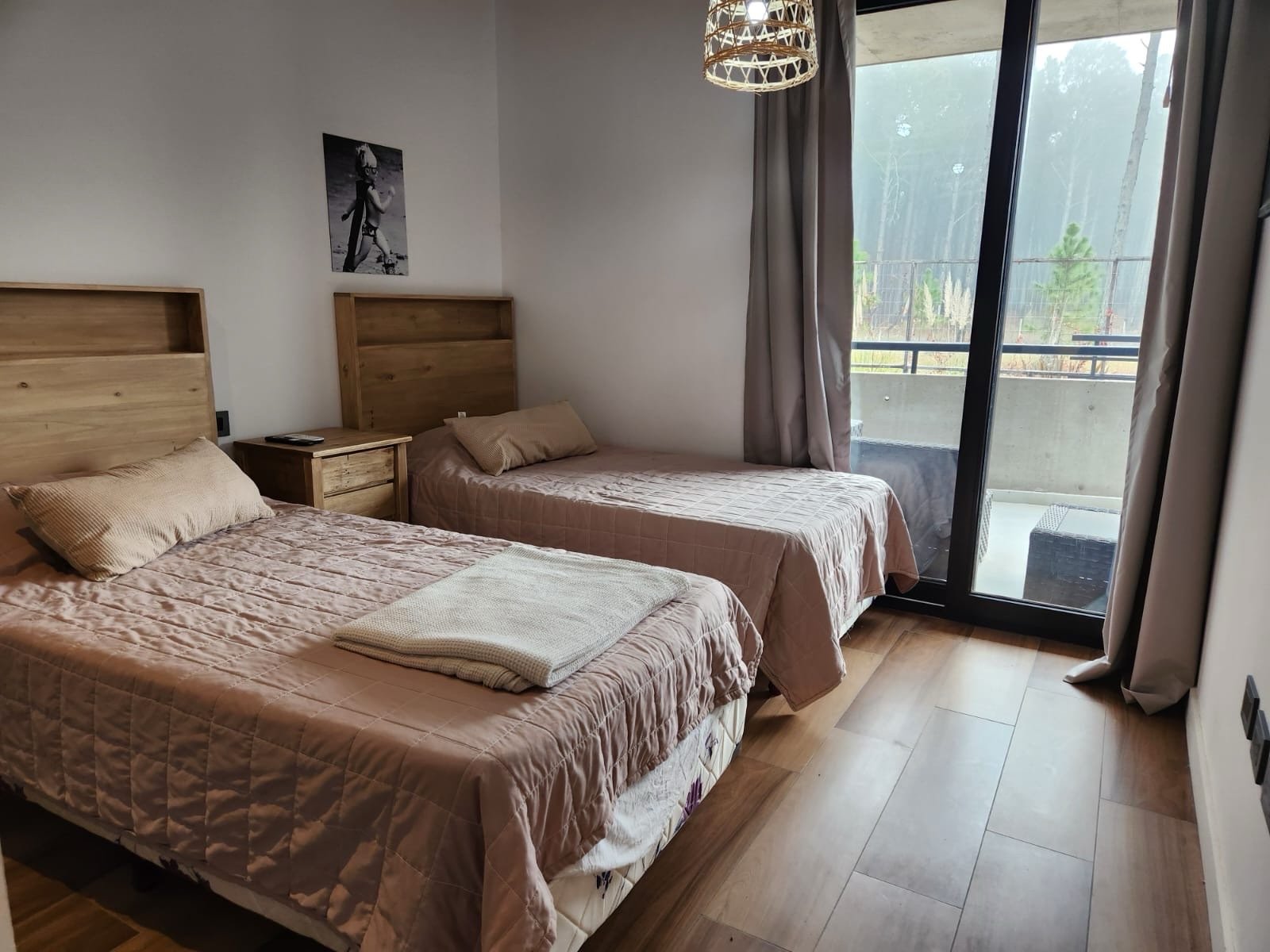 121f00e56323cdd9618e2f9380587571