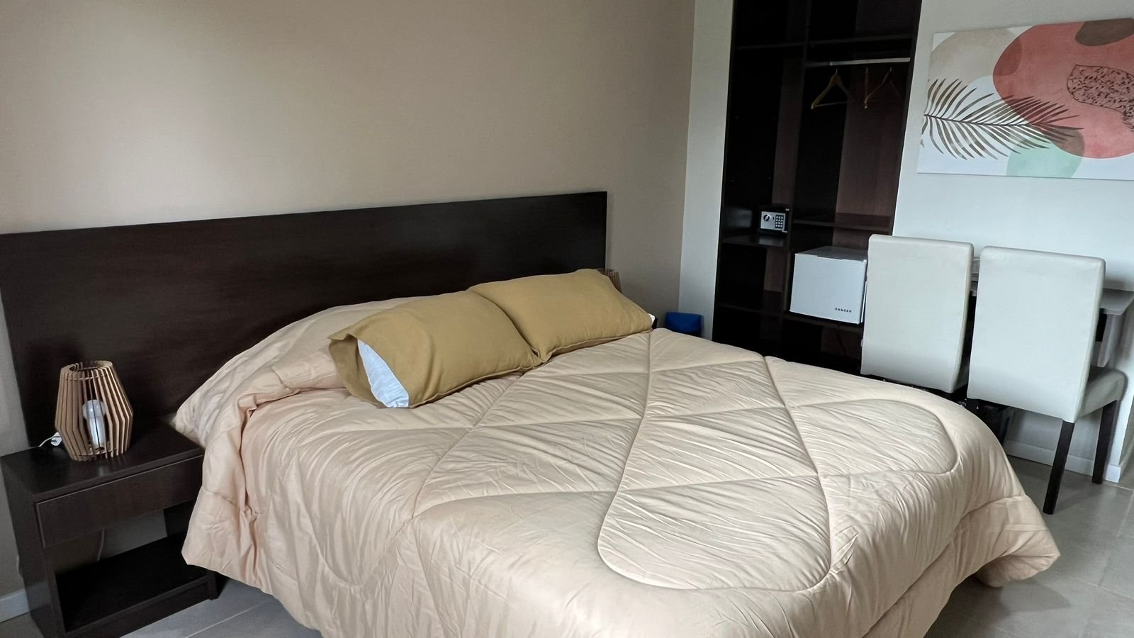 12558c8cce2cbe532e949e1c9cbd285e