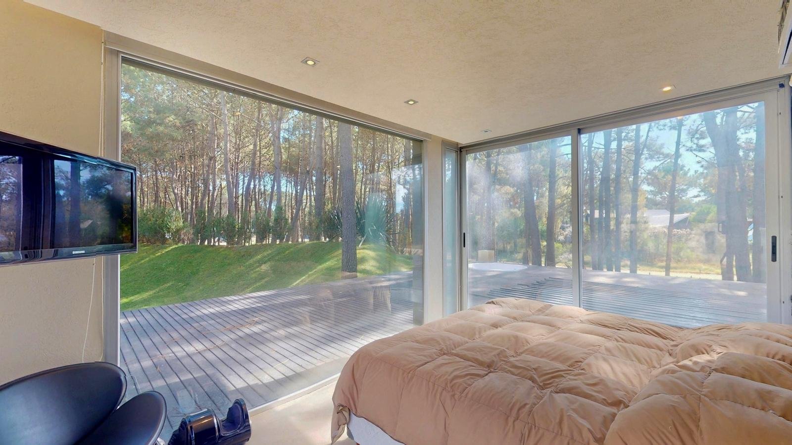 1261f5567a2423f6a2786f6f3d16fce9