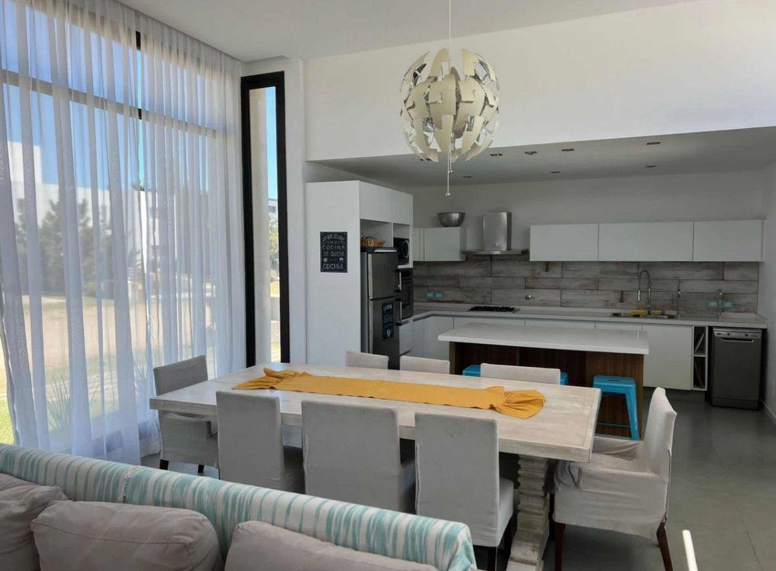 13b134121e14d774813c9f6416d19def