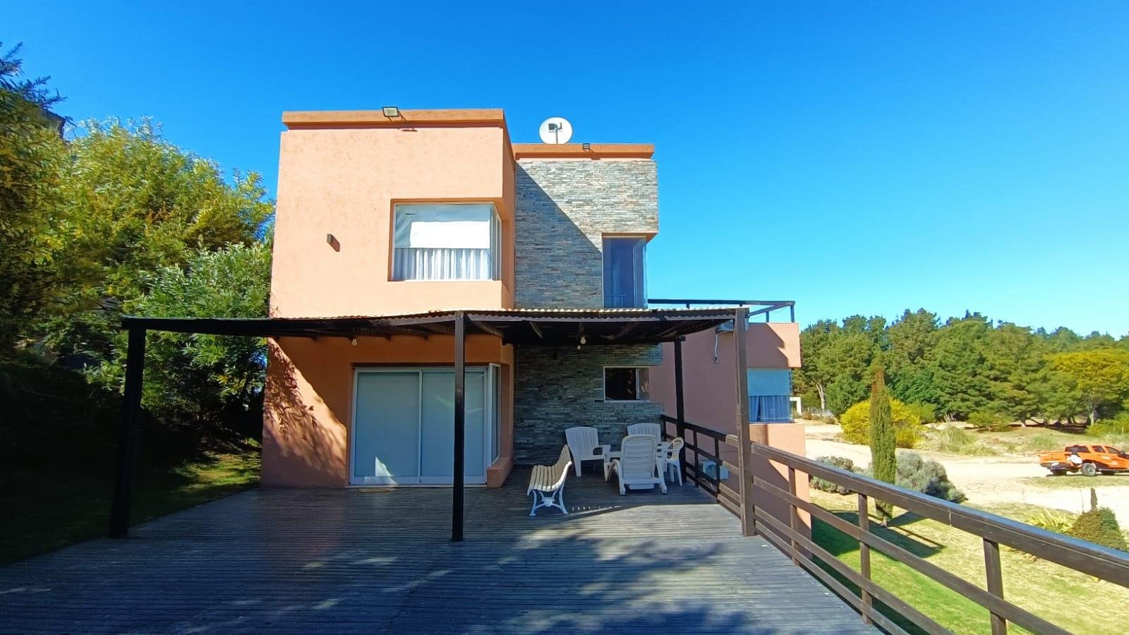 2101b71d9d65842b13f02056346ec7b4