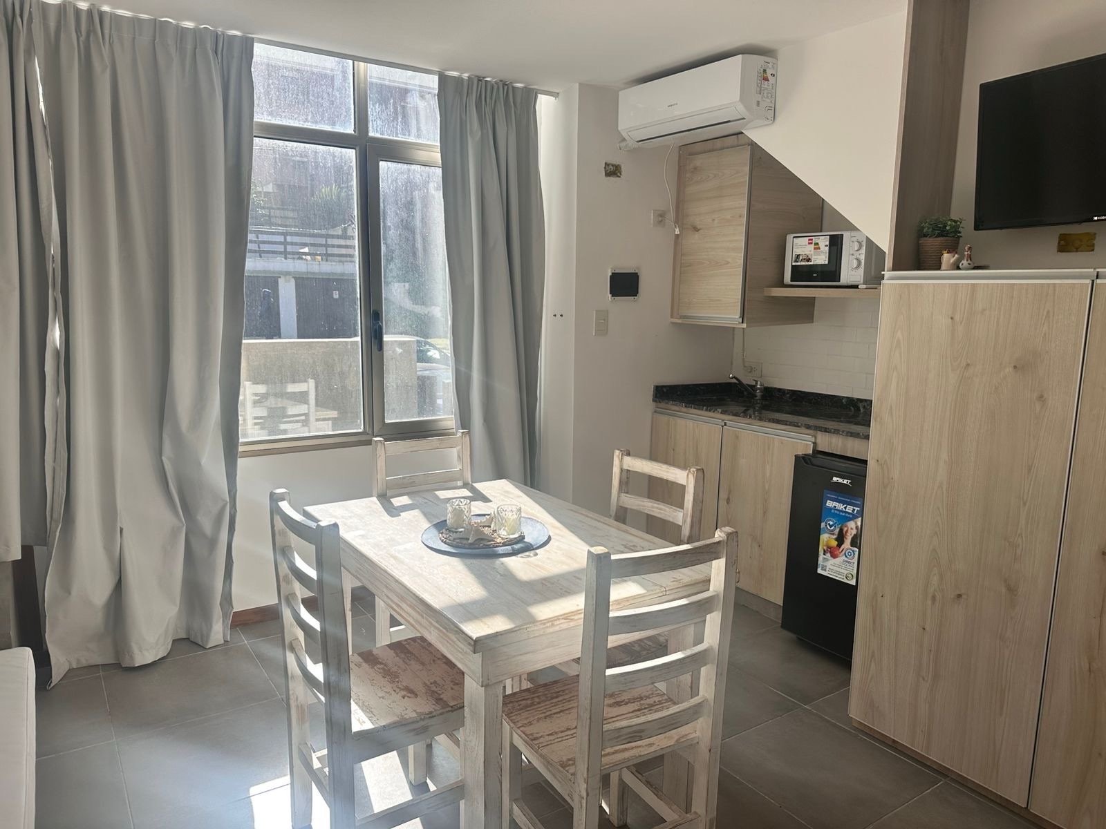 28a421d747f3acd5e18c67bcc2240577