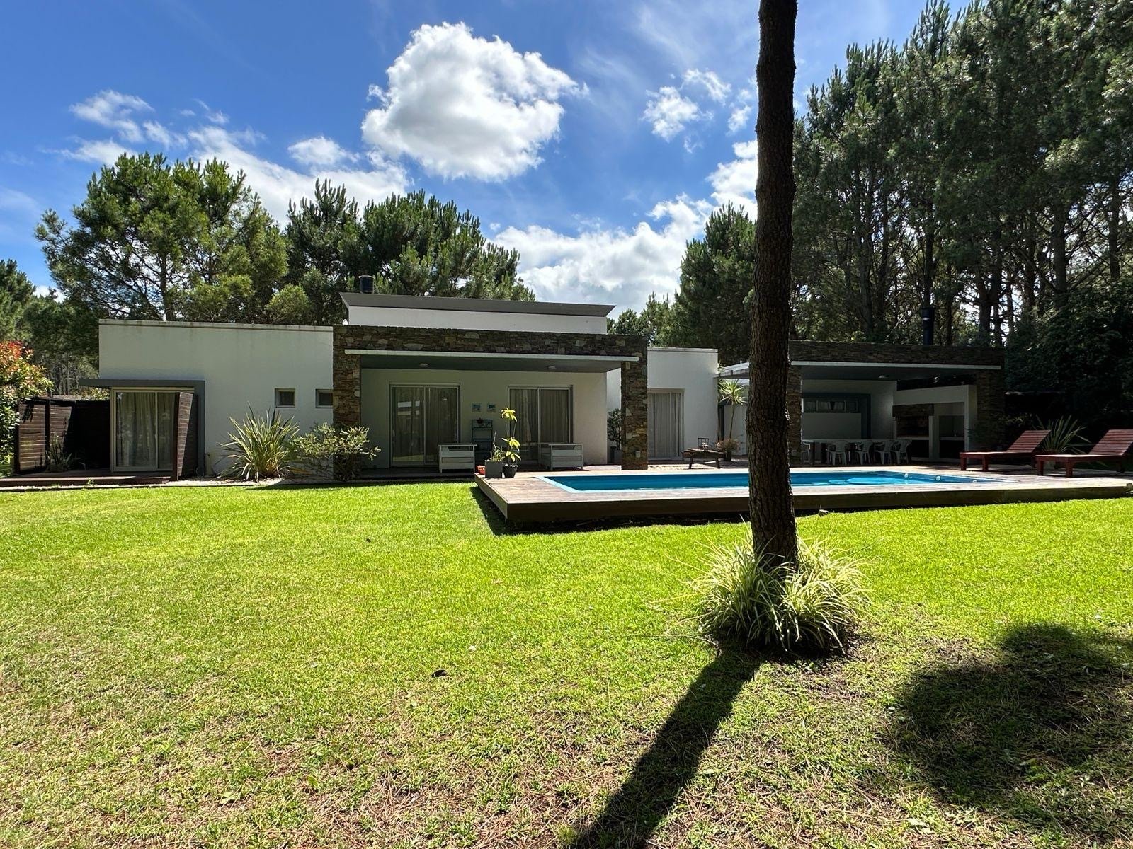 3506d688df0bb71f003a2342db5c1218