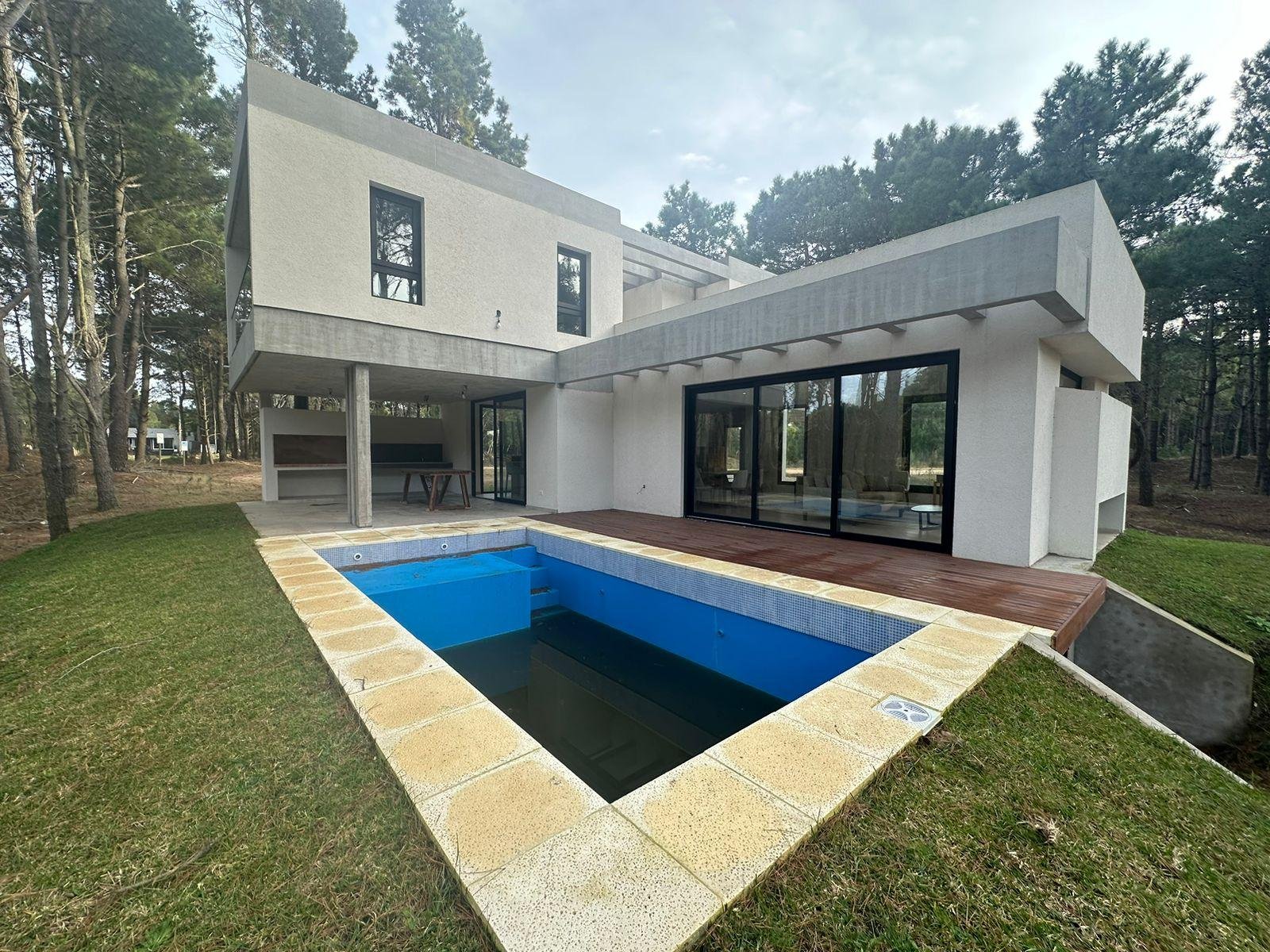 360cbd71dae40d9d055fcb1a475d6a93