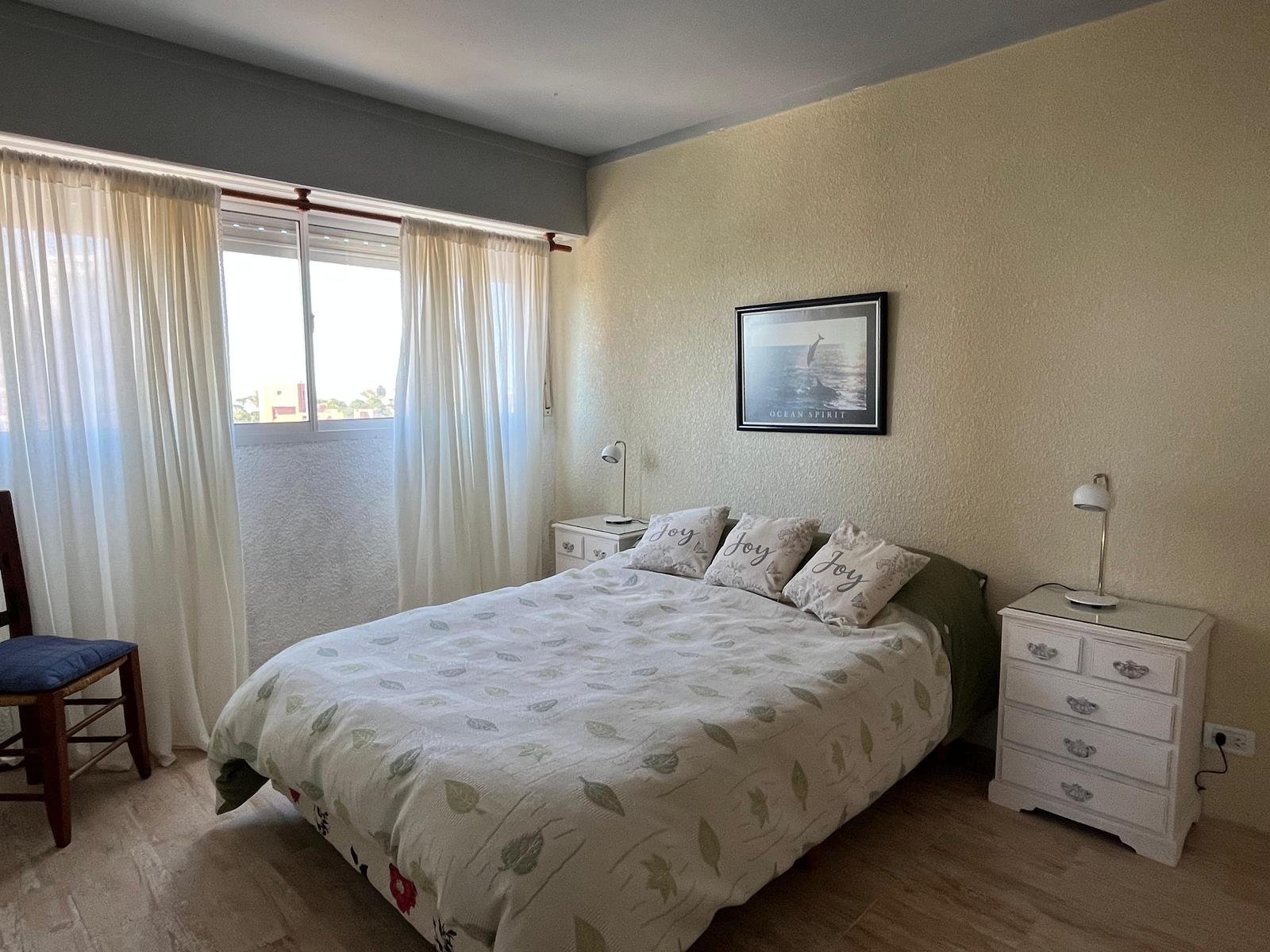 3706fa05068429427cd483fe85ef42c2