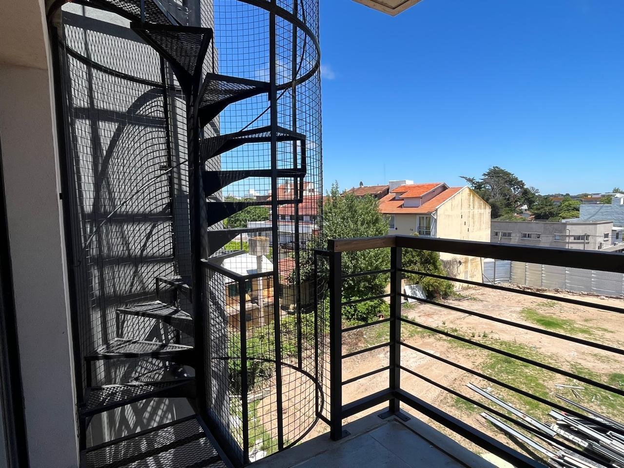 42b7883f4ca8f82717794e8548c779d1