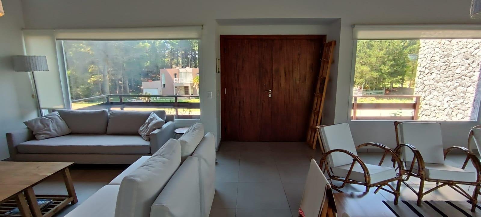 4c4dcd81f8fee79105e6157927e3d2ca