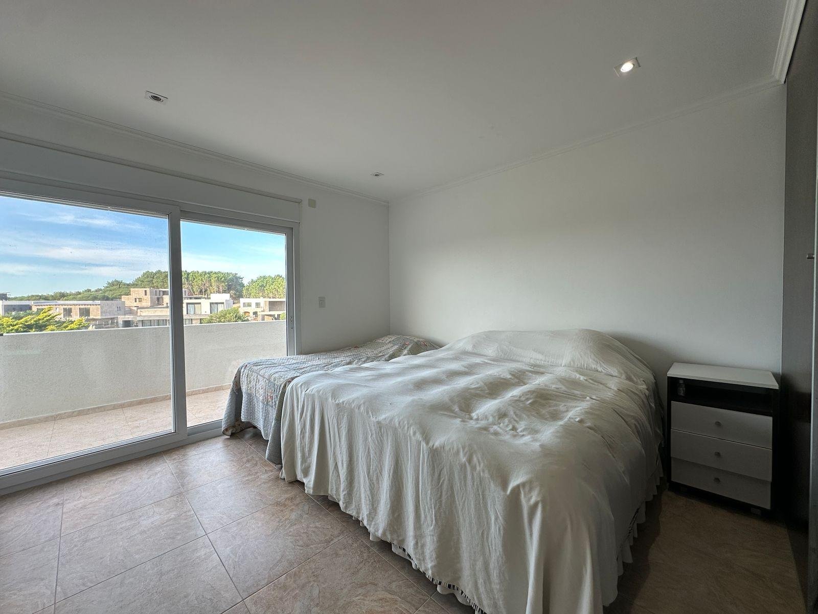 4dbab737d9e9604fd5f726ee2c15aa70