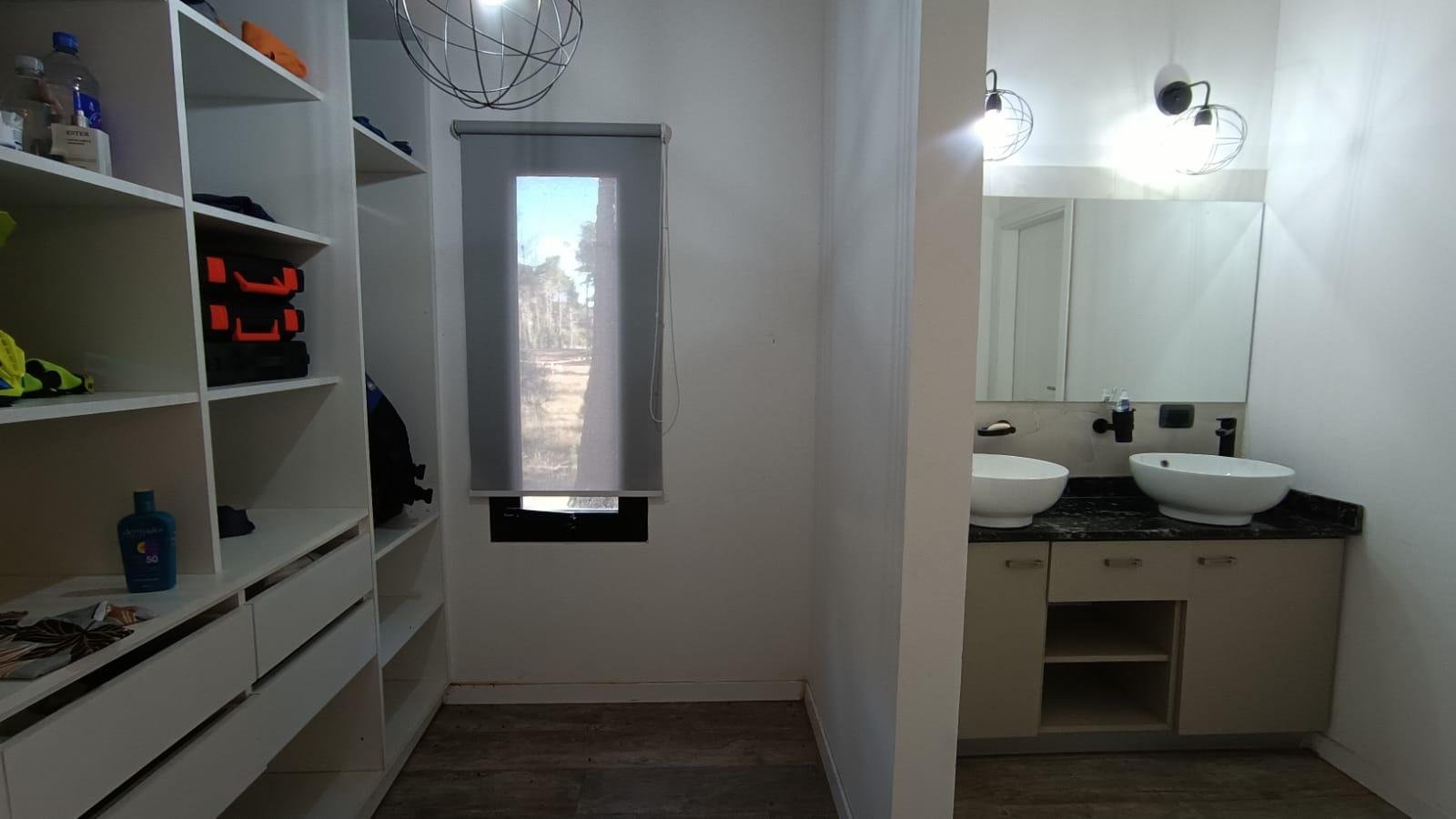 5698880c46b72c3a39235aecfe4f3f69