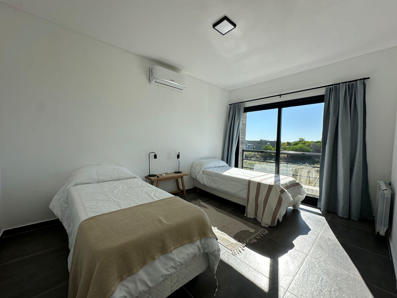 583d5e6f32728de957d34294d4fb7b9b