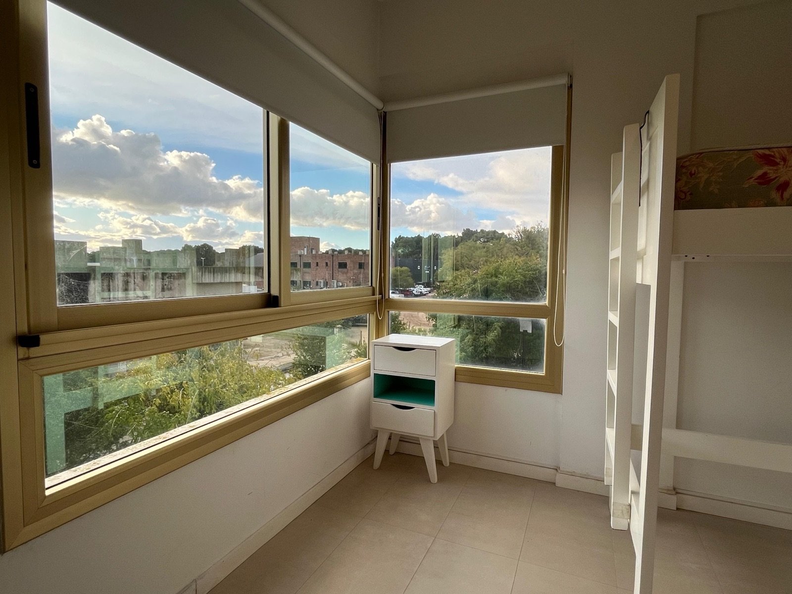 5d5e8c5379cb24cfb9b33b9f47616d23