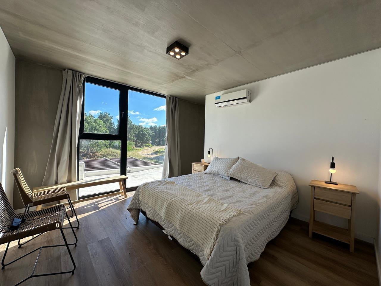 6156dca0a8e3126de3a83b78ec331304