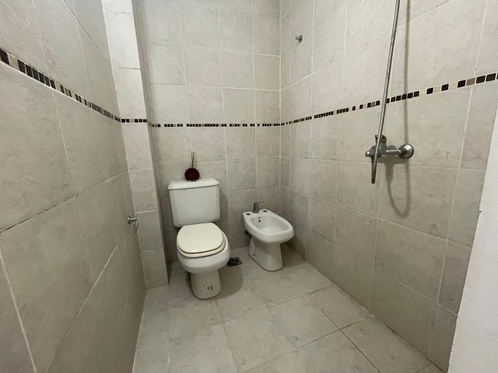 63e281a6478d598d6227a57c98185663