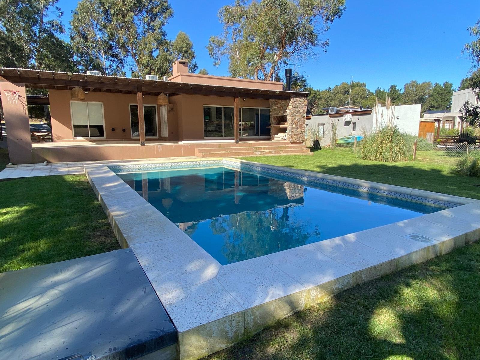 685966a5faf4a97c1c9de95d3849d8d3