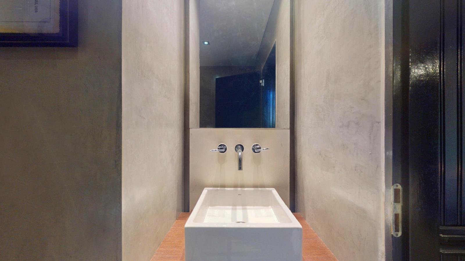 781ea8967c1b9a707f9eb2a6abec245a