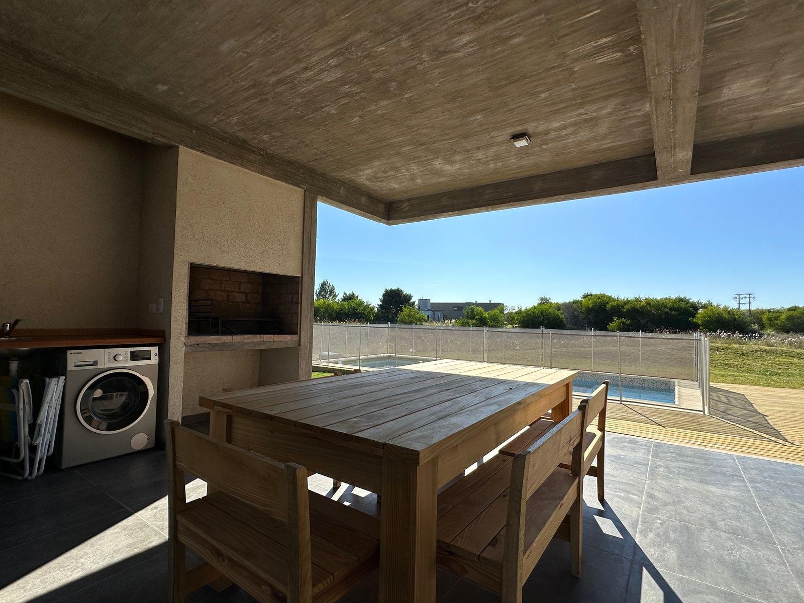 7fa896df90b1a136d0f72cbe2d1f318e