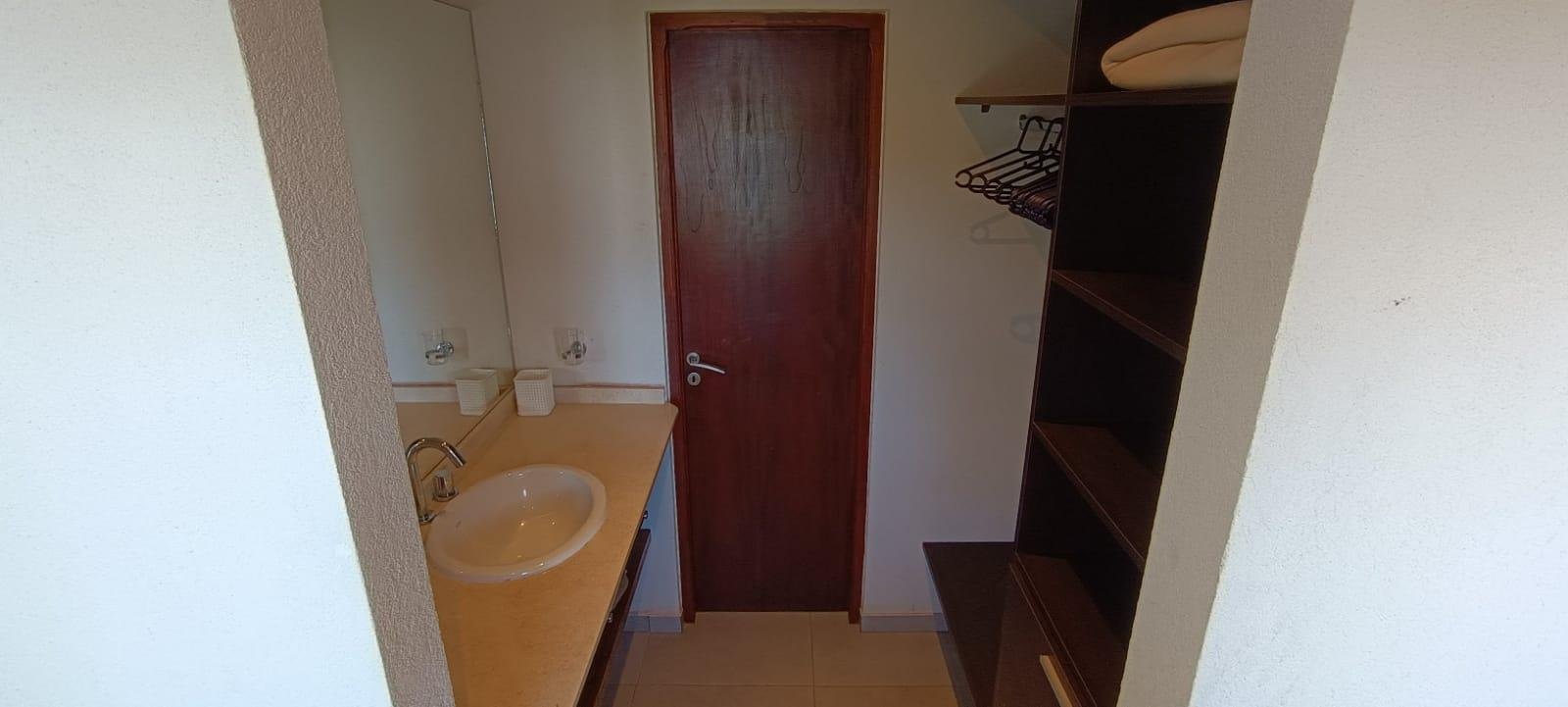 826cb1fec3cc1e684641088673304902