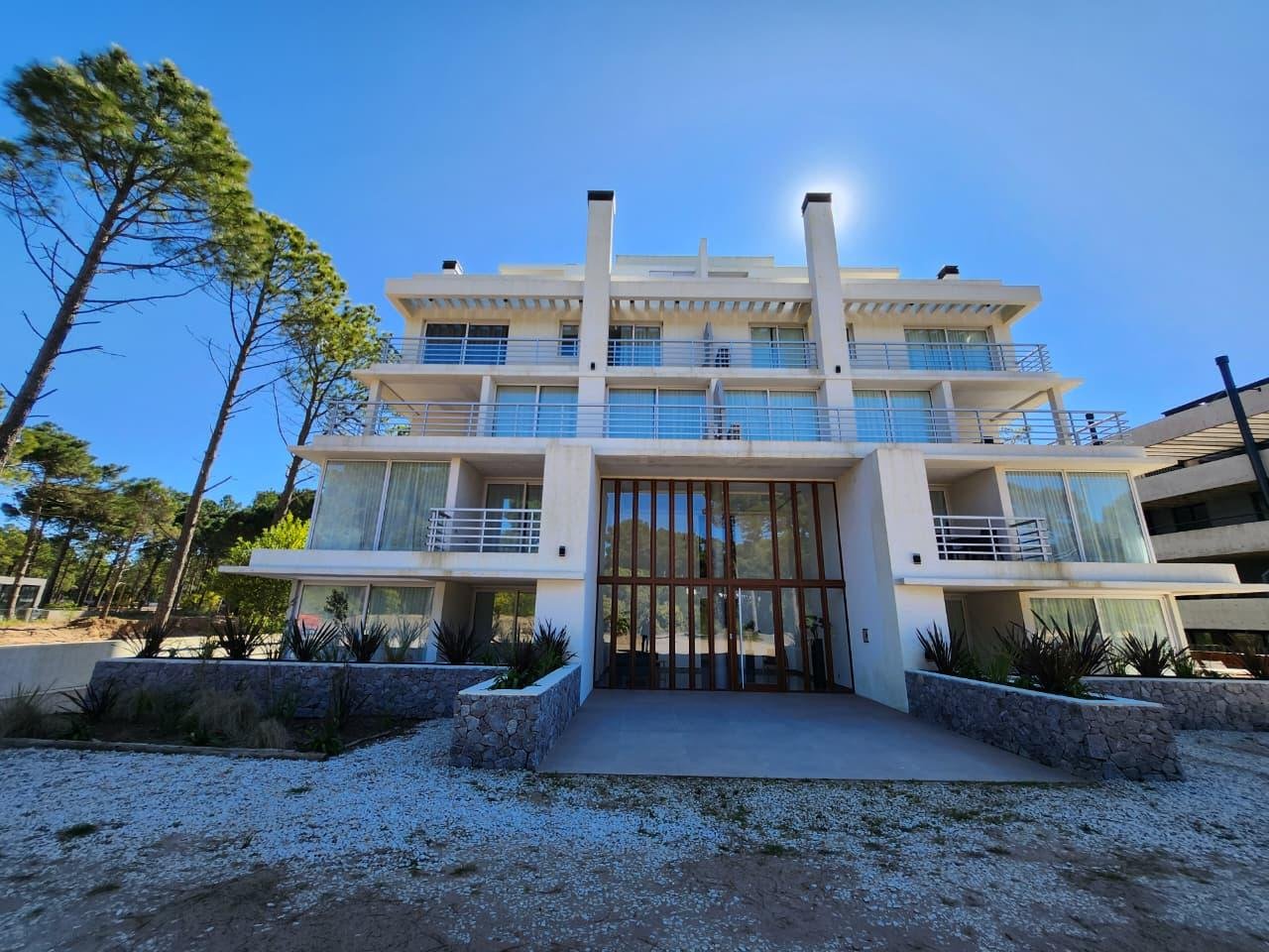 8293c10870f867aa687b27d0c06df801