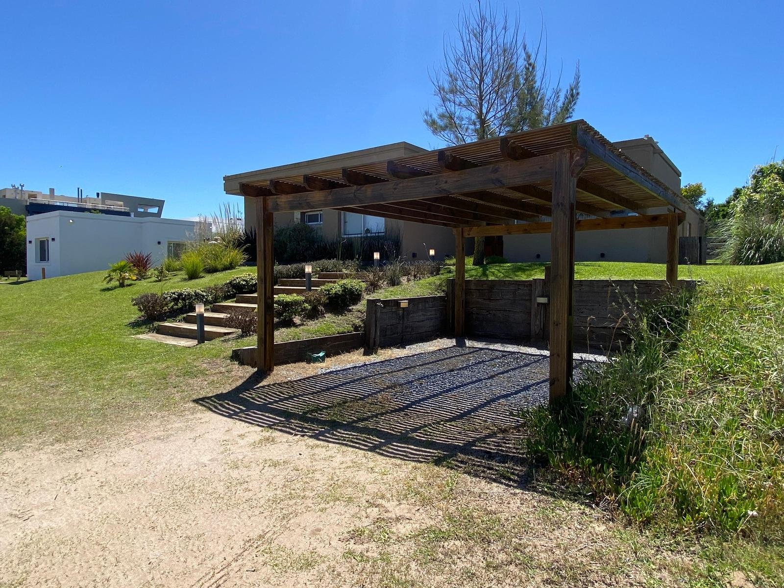 8585f79d9d858012471a821aaec3932f