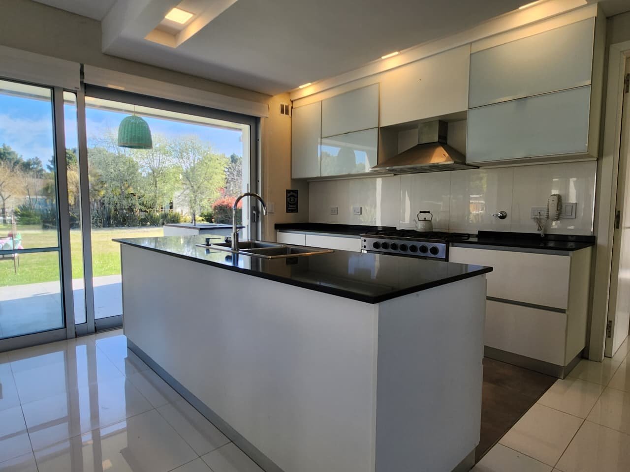 85f46d2cb3452e0acc2a9dc0481d4d88