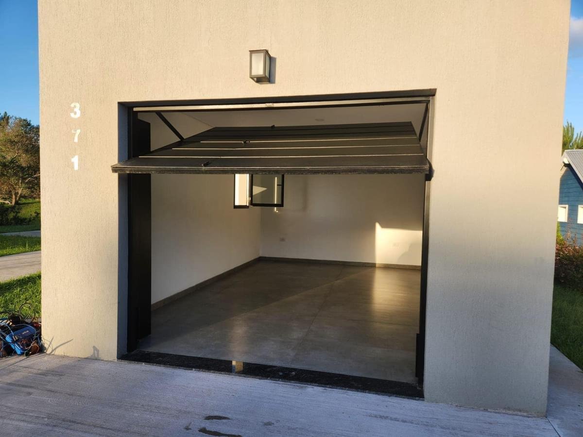 888135f3d229aeac404a8ecb4ce504e4