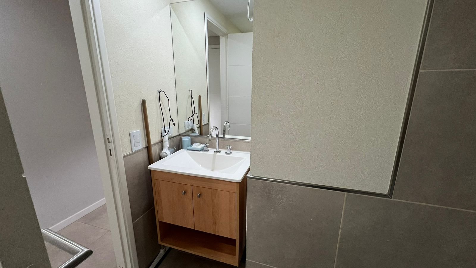 8a51491e72b64eed13c1e098484711f3