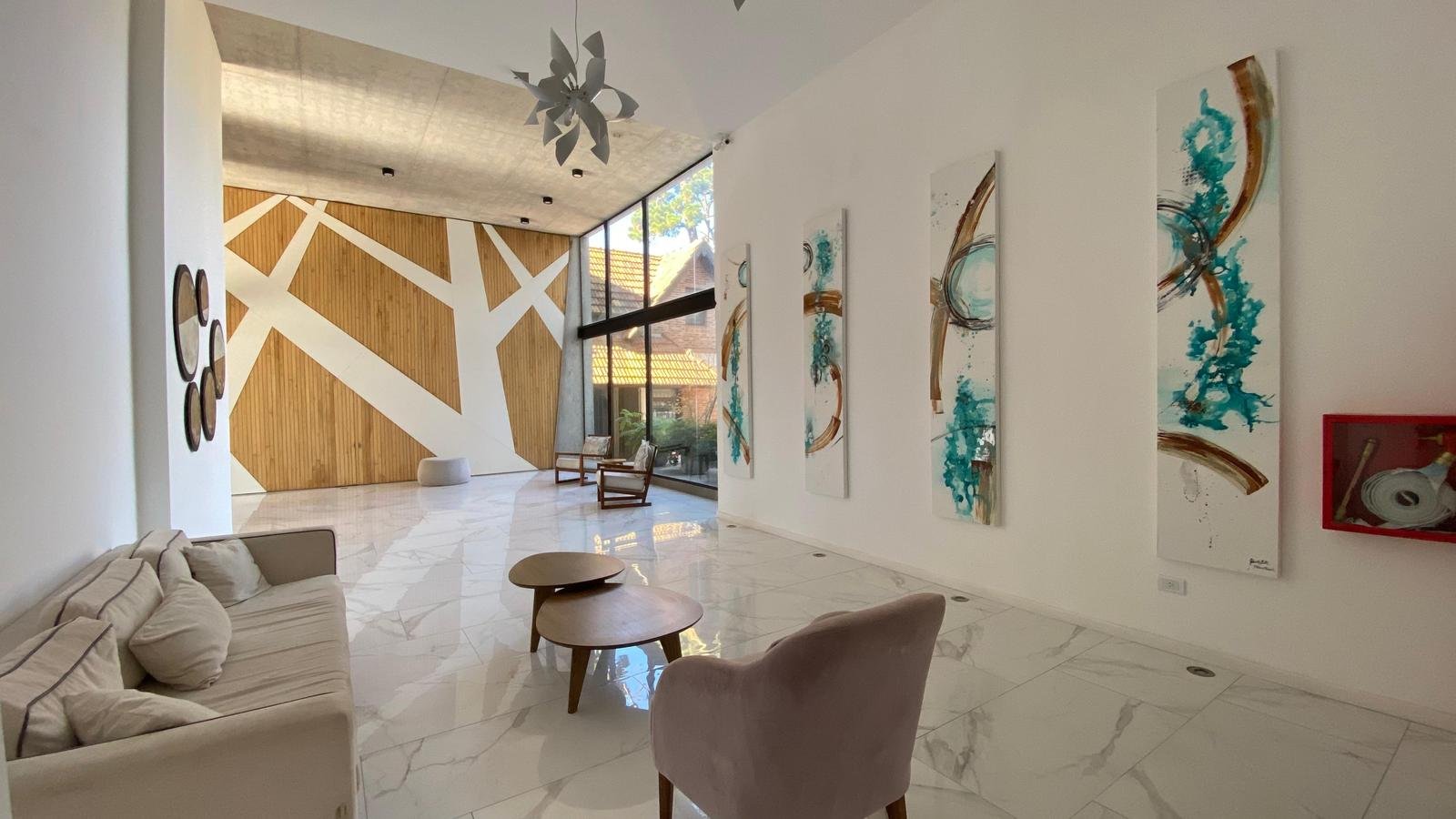 8b0c13c703ae9fe15c954e8f2a1385d7