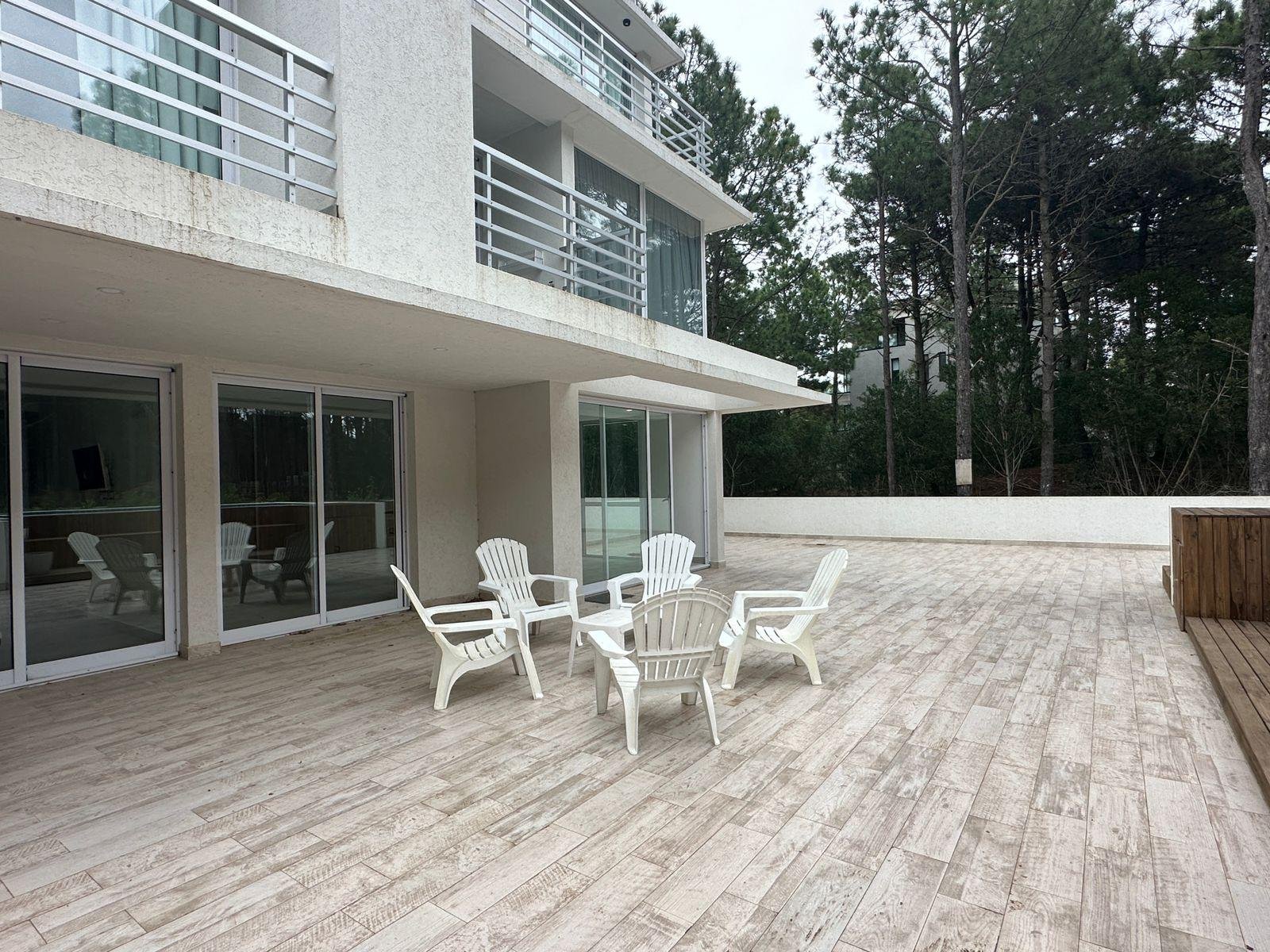 8b242f4051530cb754f71ef3eacae4bc