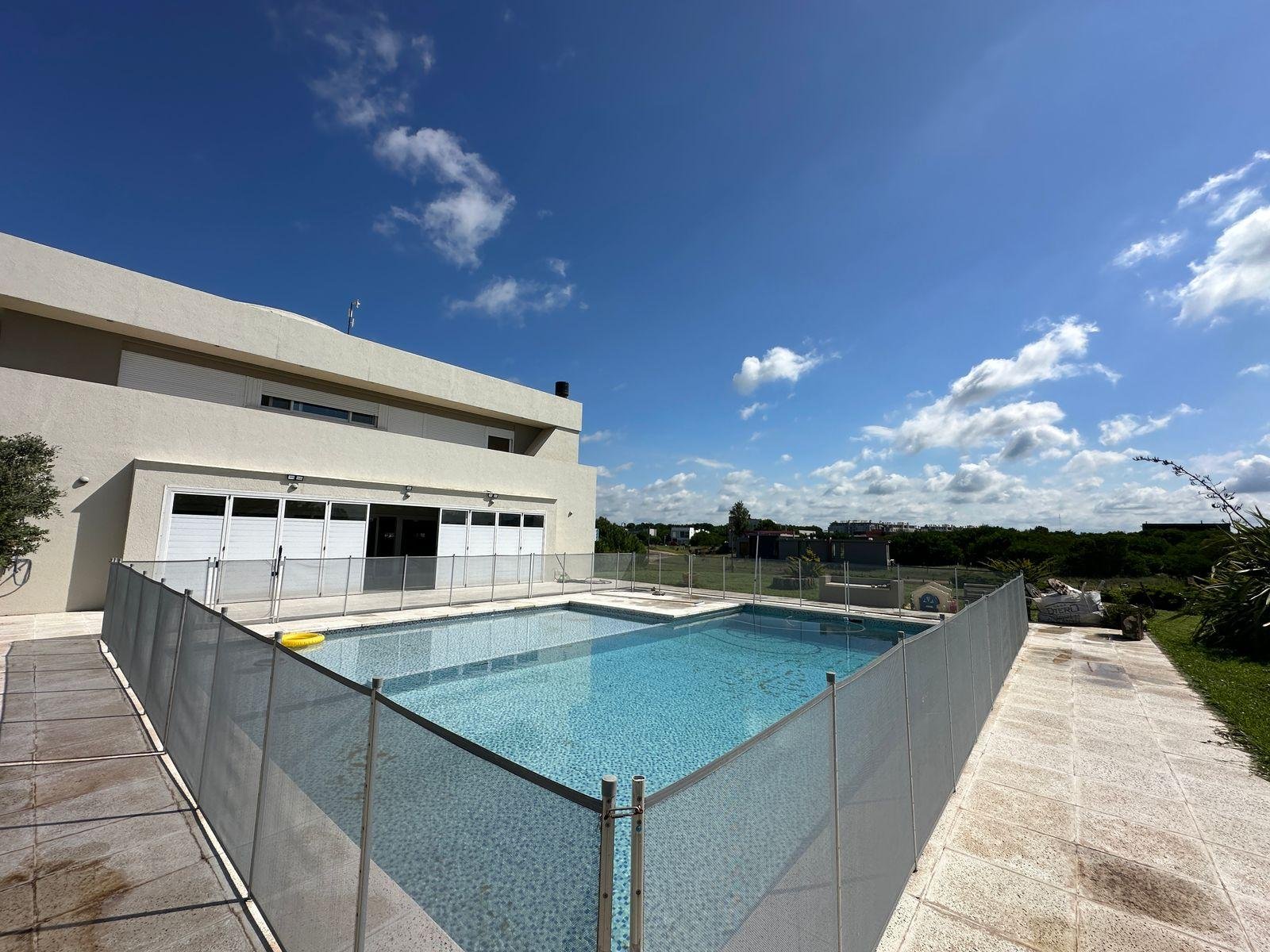 8b28fb677fdea414e4db9b5385c052f3