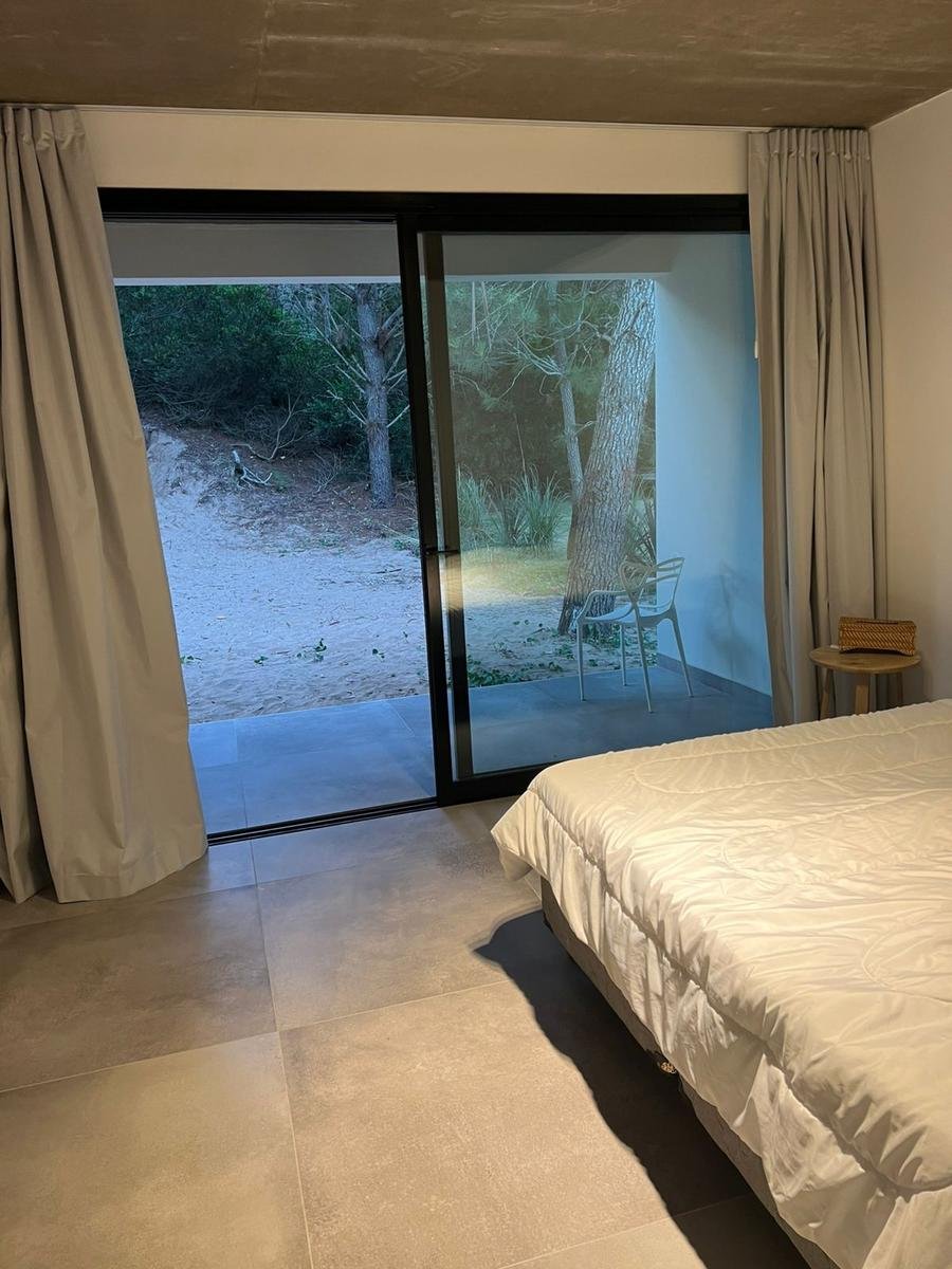 91669846f75284e30f49f3e543e9c211