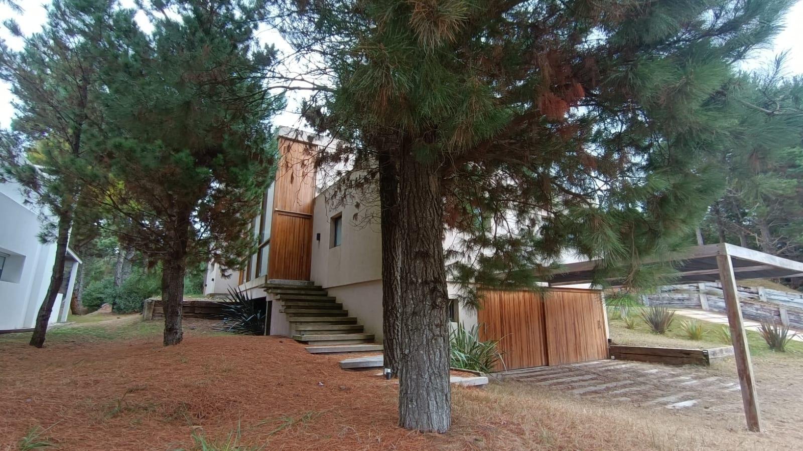 924eb87be44757f45ce9fa92ab79efaa