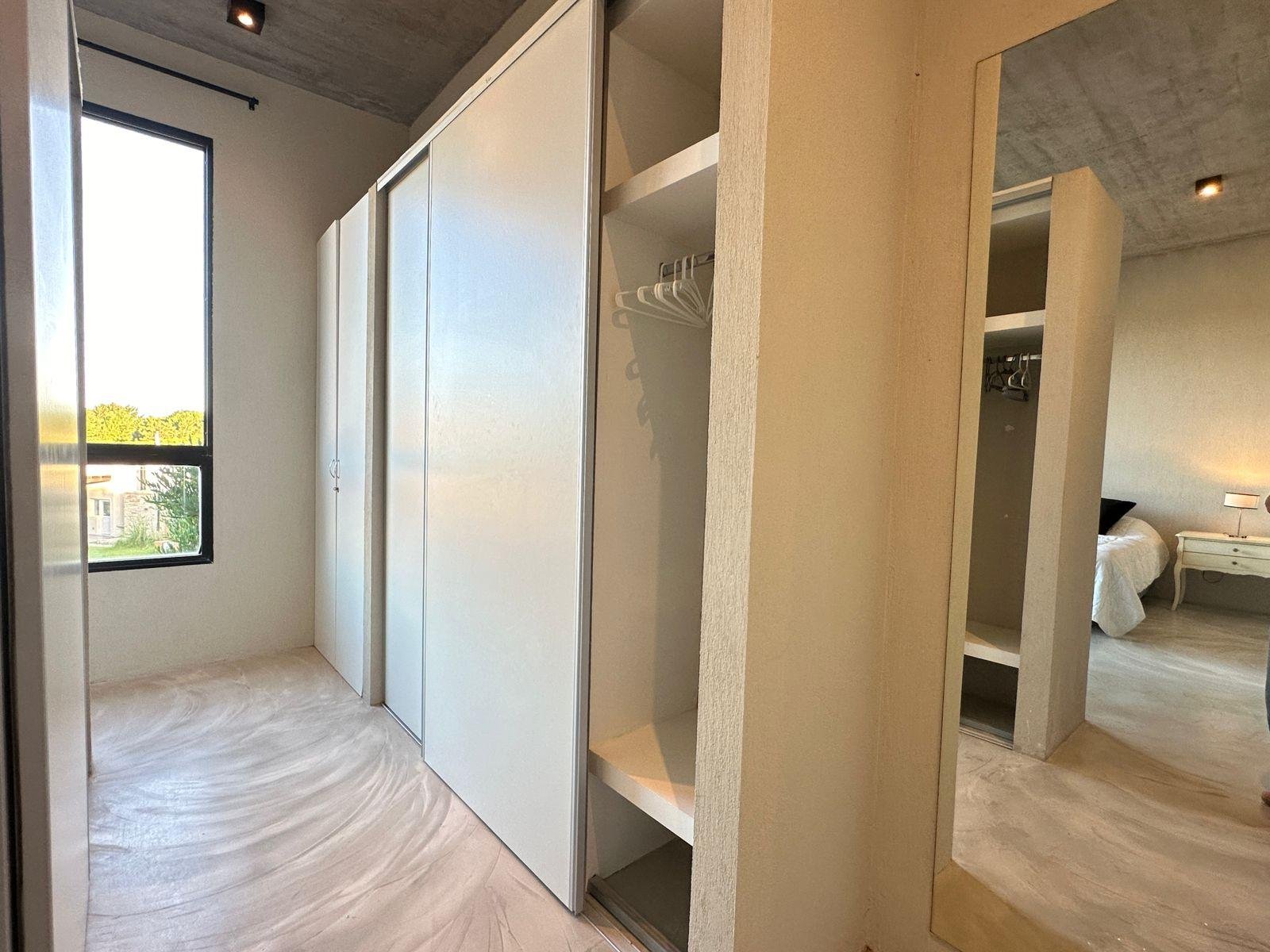 99fb93c575ce4be498fe26ae8a8ee648