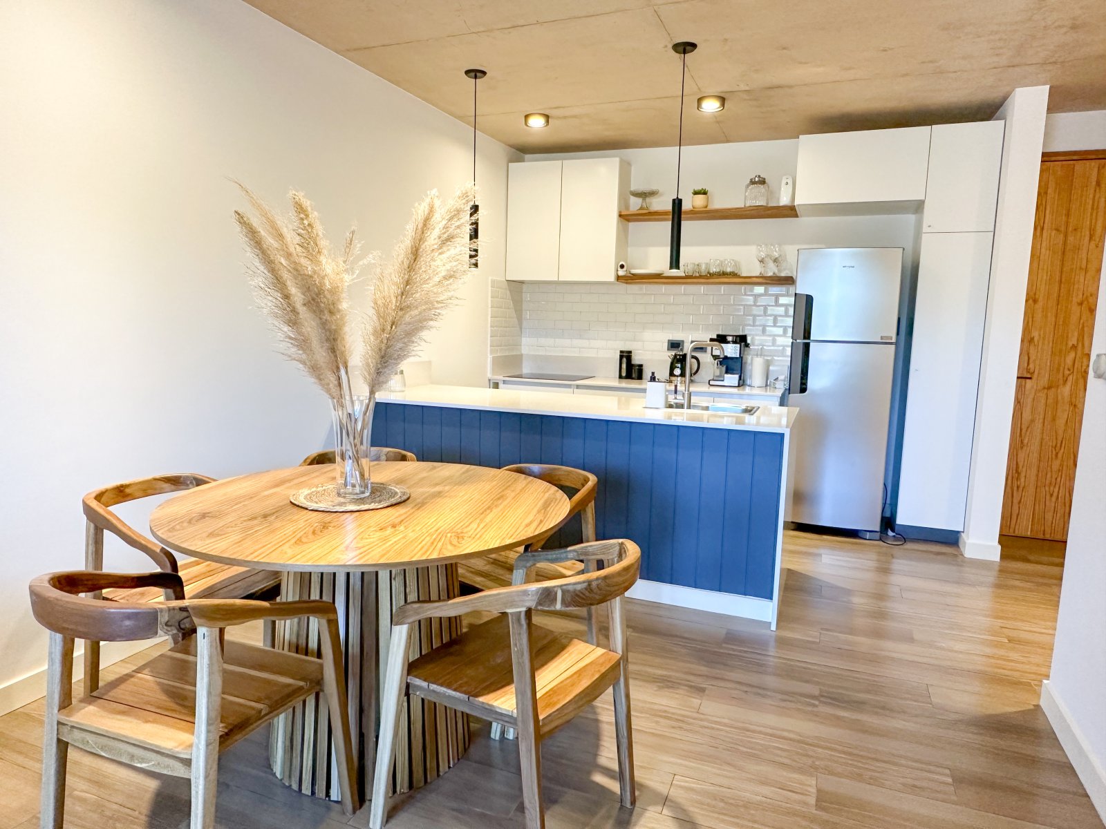 9da8f2bede6644e8ff4195335aebb87a