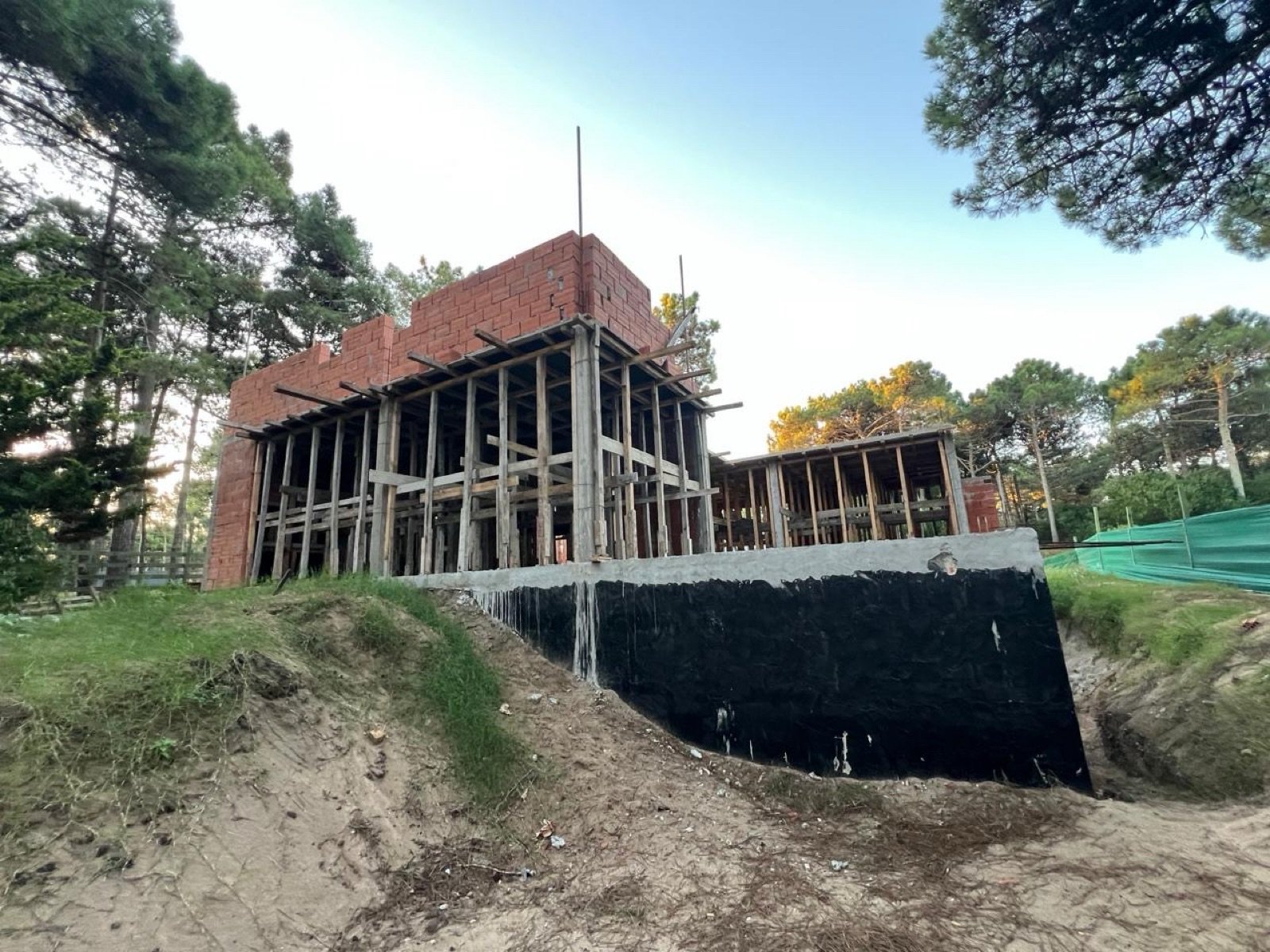 9dcafd6f51b3550a2846a93b41983d1b