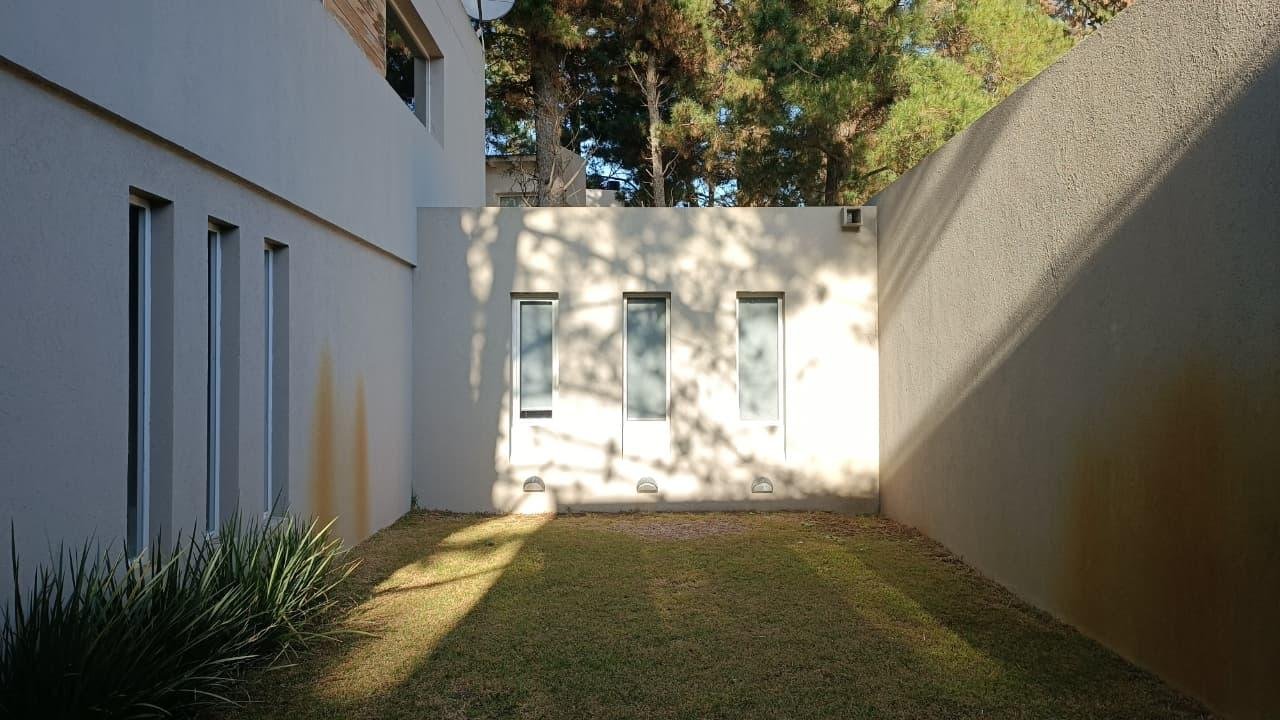 9e5acf806980912781d0e1dc0ea345a3