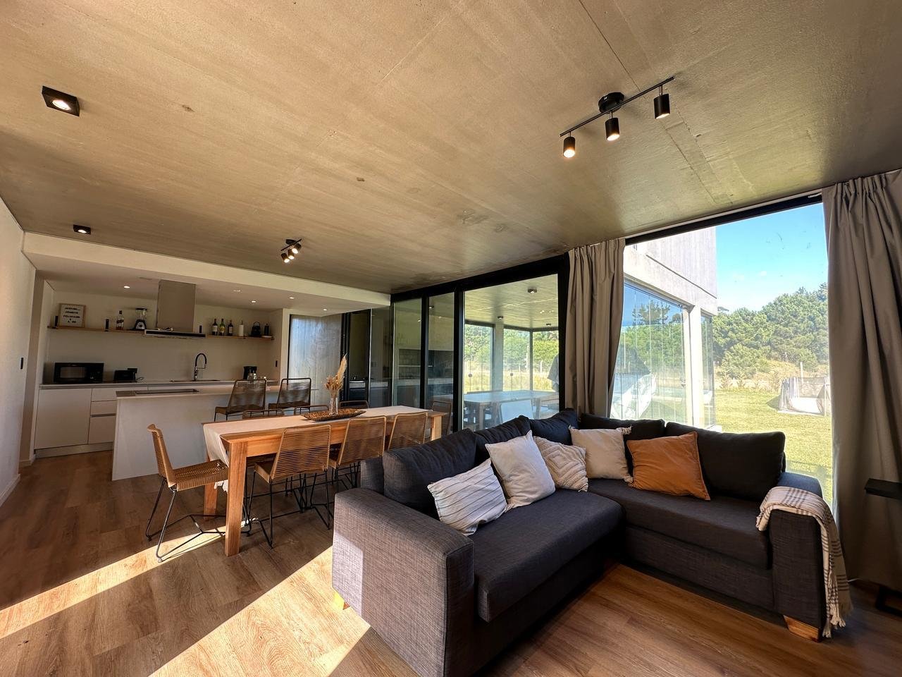 ad6523d423c1e063dce02492382e43a0