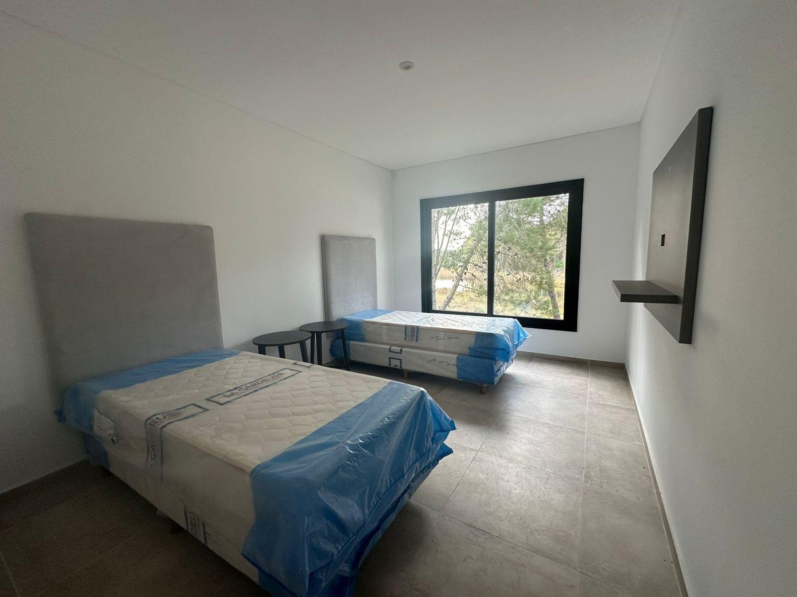 ae96524a8b1d2324bef7cd15abc17cf5