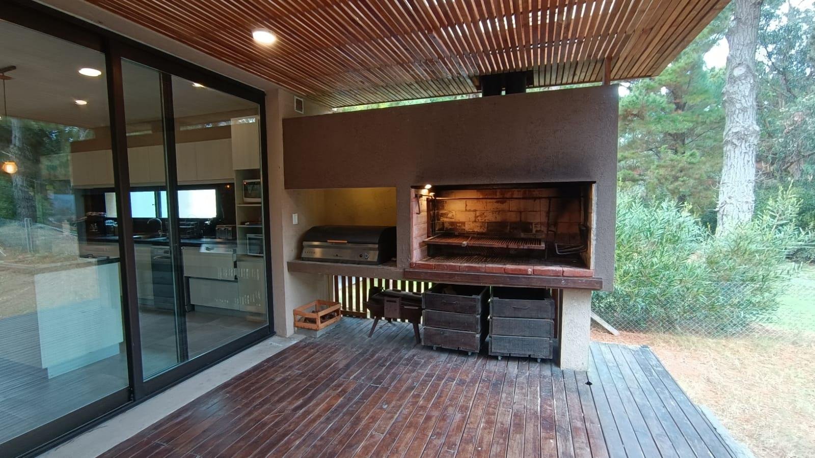 c036706cf0e14021fbaf38f8972adabf