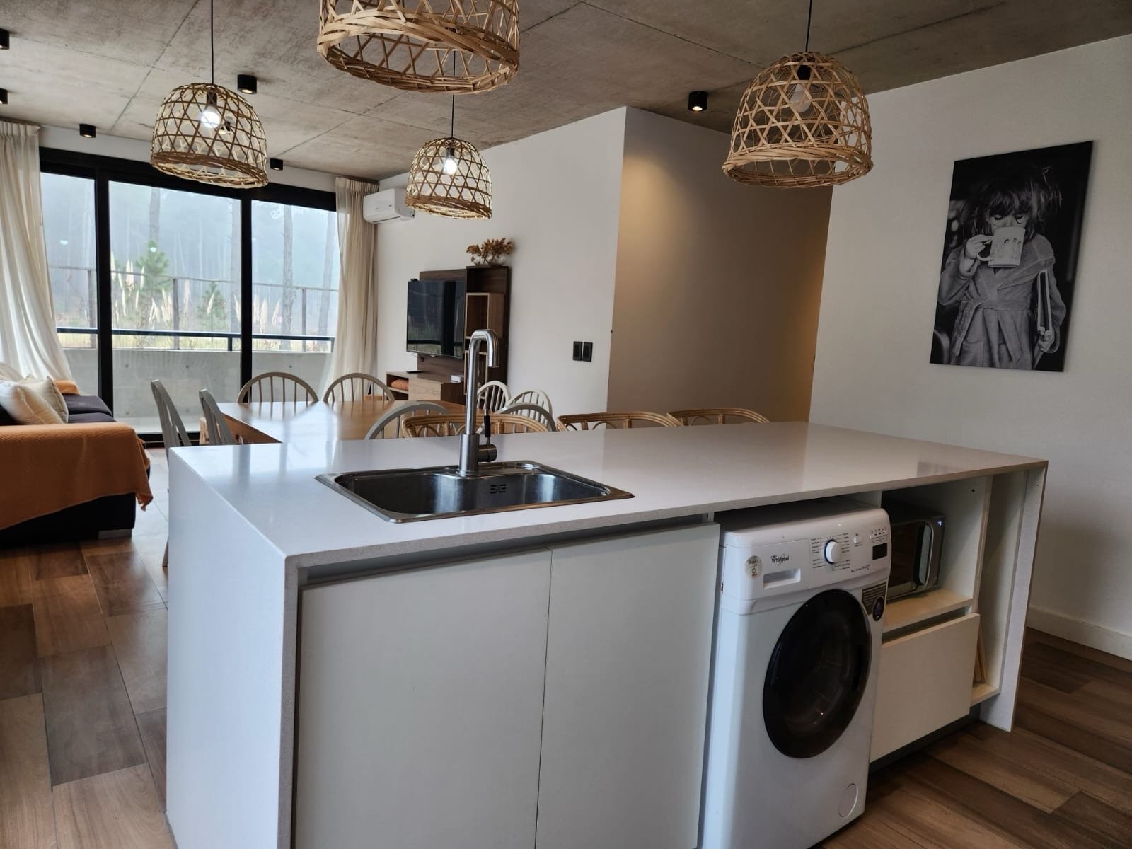 d10541285620904a0e78e9e1b0dea817