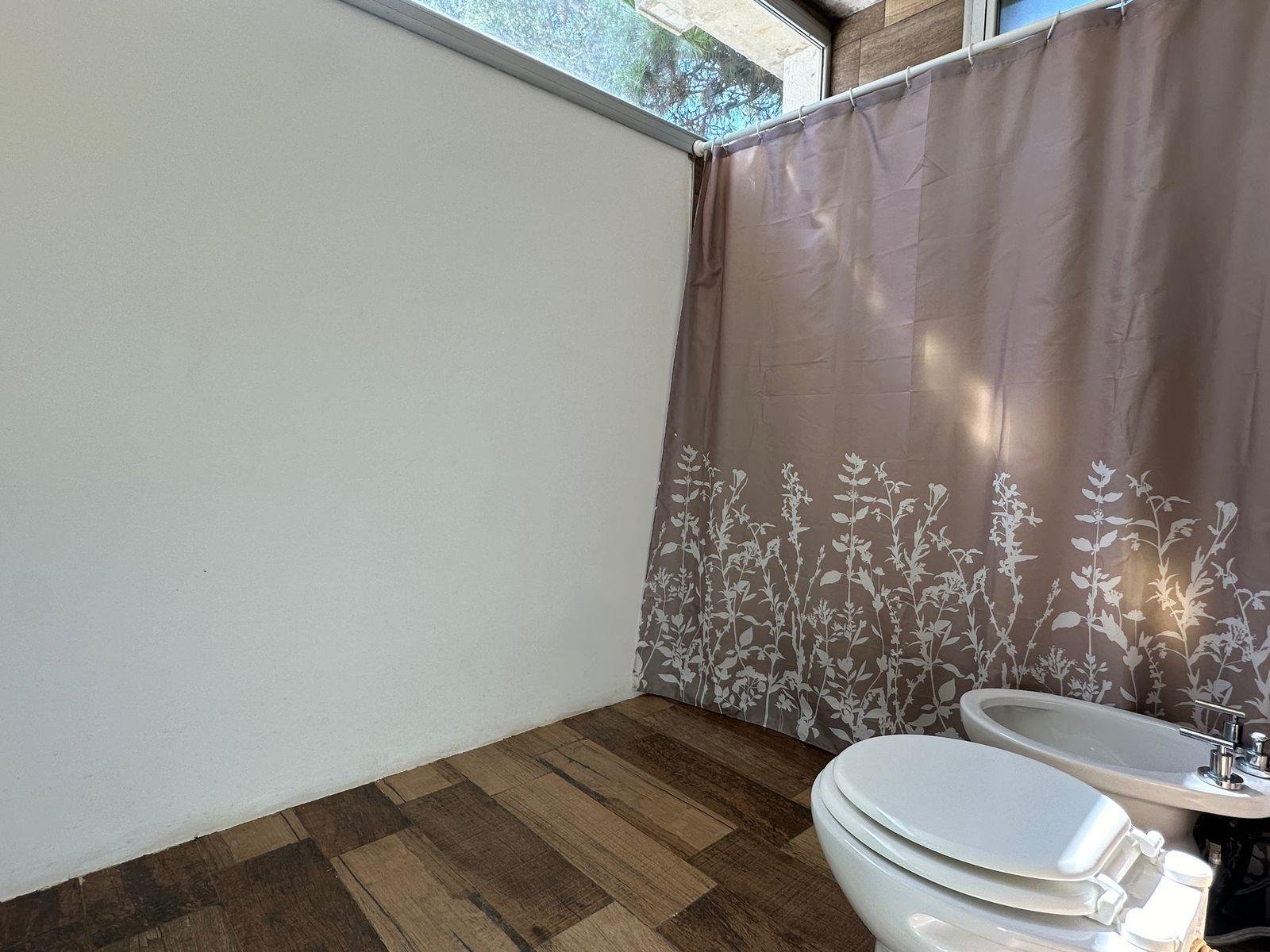 d8364bfeb529d42271d1fd8a87566930