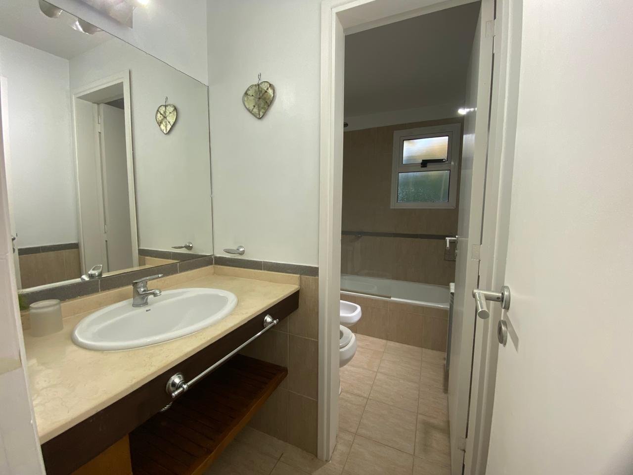 e3c6f9c026889046fba639044b51ba1d