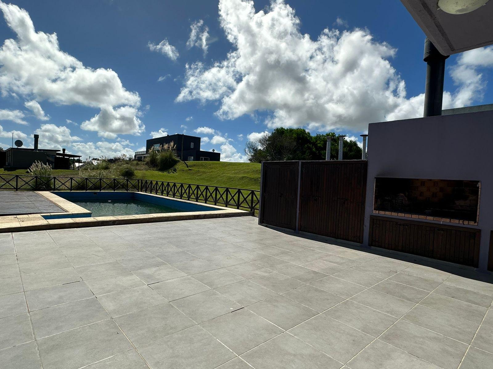 e75b1e4d05d6cb837c8c0677d10c324d