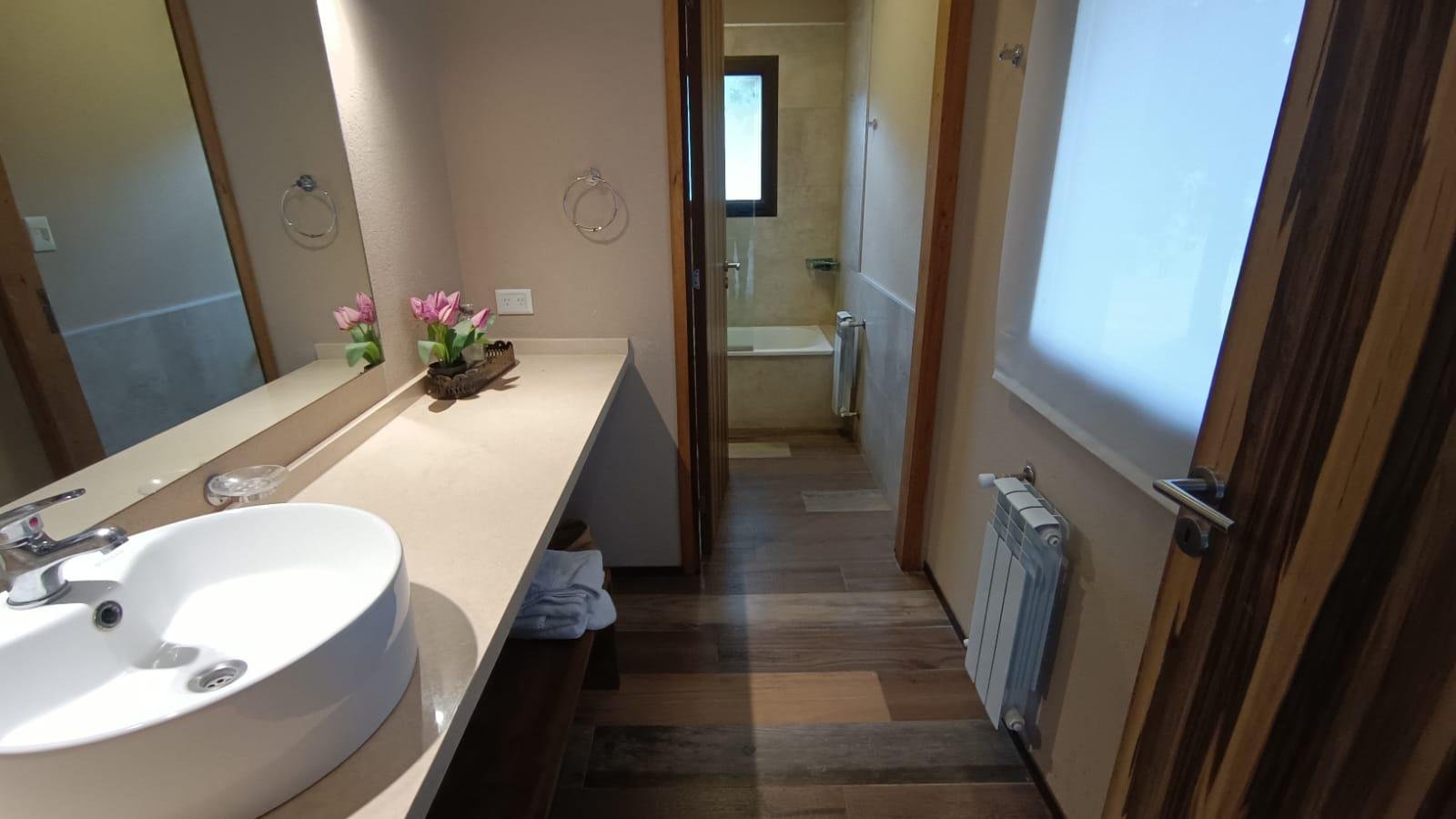 fa2512d10222fe196575e1225415b648