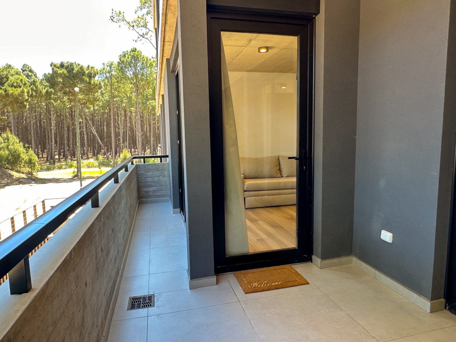 ffbd1543b8e4bfe175e9ae5481474119